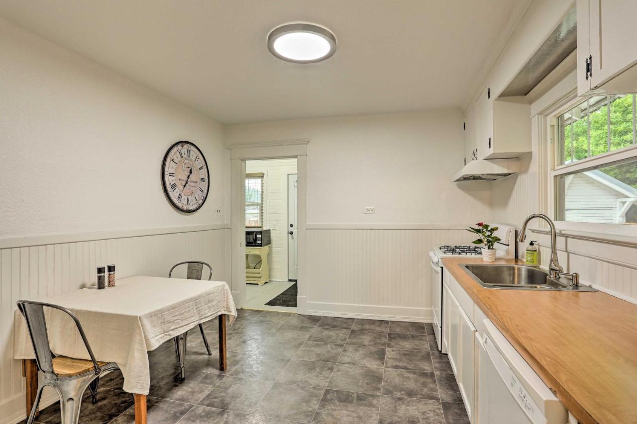 Pet-Friendly Baker City Escape With Private Yard! Exterior foto