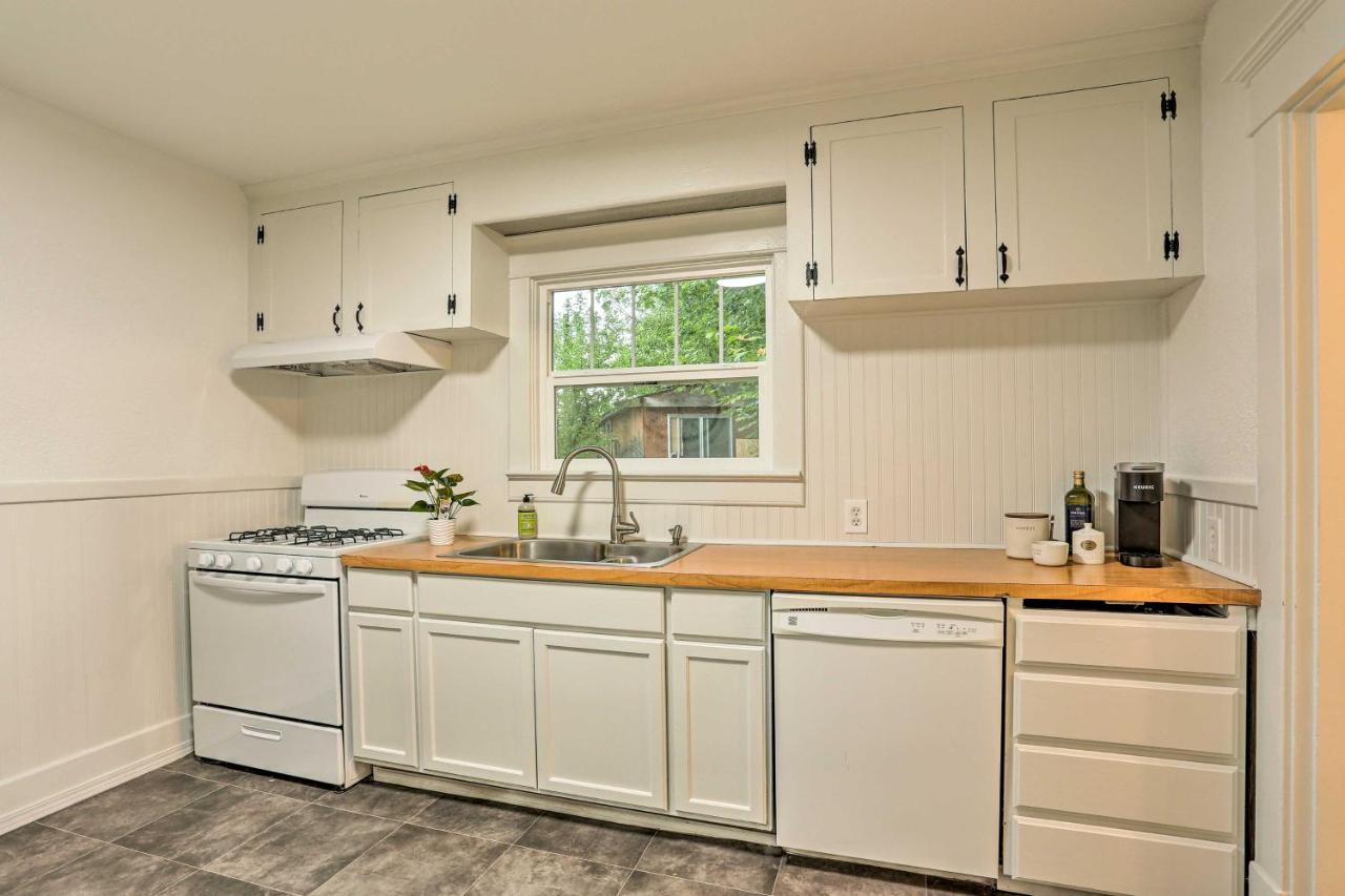 Pet-Friendly Baker City Escape With Private Yard! Exterior foto